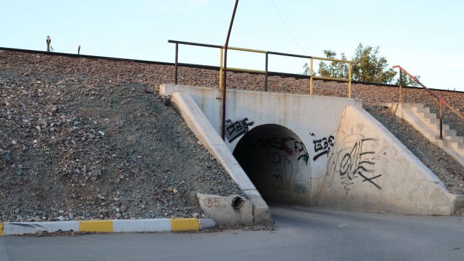 Tunelul pe sub calea ferată de la Valu lui Traian. FOTO Adrian Boioglu / Valureni.ro