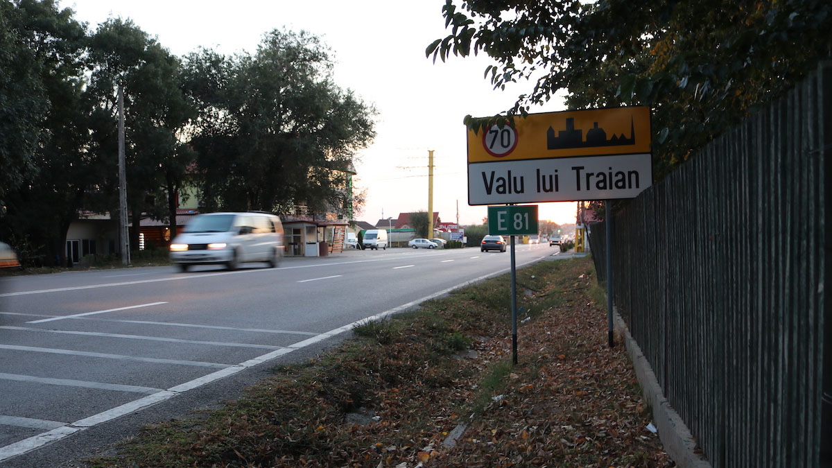 Intrarea în Valu lui Traian. FOTO Adrian Boioglu / Valureni.ro