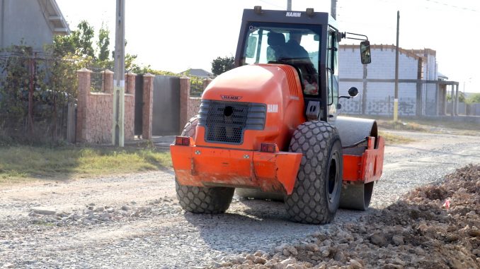 Modernizarea unui drum comunal în comuna Valu lui Traian FOTO Adrian Boioglu / Valureni.ro