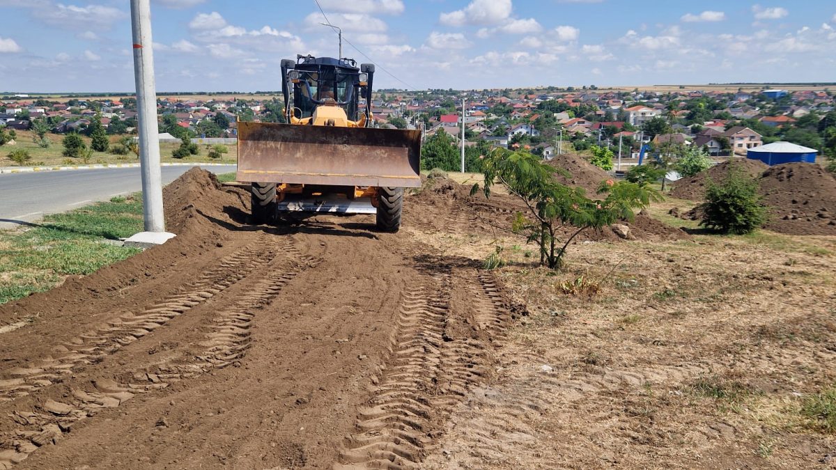 Lucrări de igienizare efectuate de lucrătorii Gospodăriei Comunale. FOTO Gospodărie Comunală