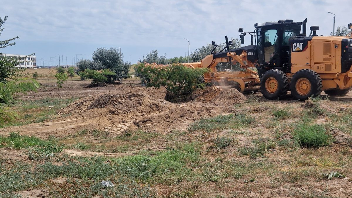 Lucrări de igienizare efectuate de lucrătorii Gospodăriei Comunale. FOTO Gospodărie Comunală