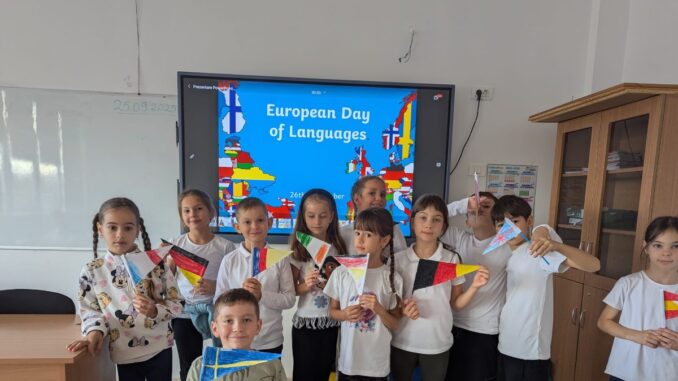 Elevii Școlii Gimnaziale „Vam. Ioan Murgescu” au sărbătorit Ziua Europeană a Limbilor prin activități creative. FOTO Facebook Școala Viceamiral Ioan Murgescu
