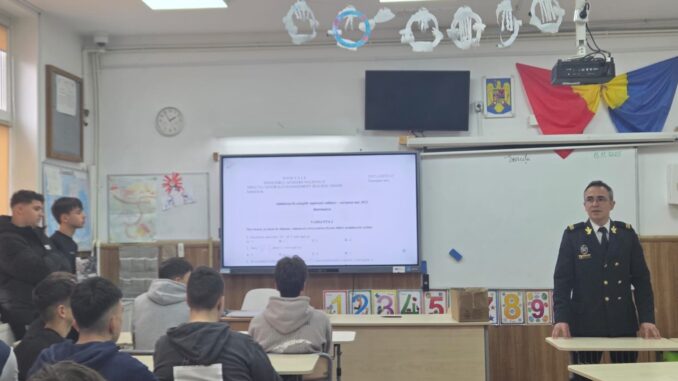 Reprezentanții CMZ Constanța în dialog cu elevii din Valu lui Traian. FOTO CMZ Constanța