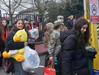 Elevii Școlii Gimnaziale Nr 1 au devenit ajutoarele lui Moș Crăciun