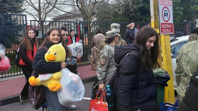 Elevii Școlii Gimnaziale Nr 1 au devenit ajutoarele lui Moș Crăciun