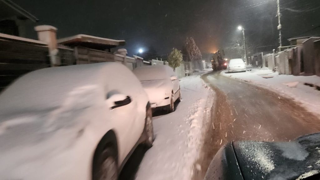 Lucrări de deszăpezire la Valu lui Traian. FOTO PVT