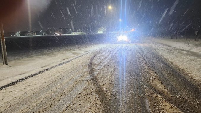 Lucrări de deszăpezire la Valu lui Traian. FOTO PVT
